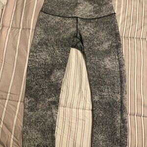 Lululemon Athletica Black and Gray Leggings CAPRI
